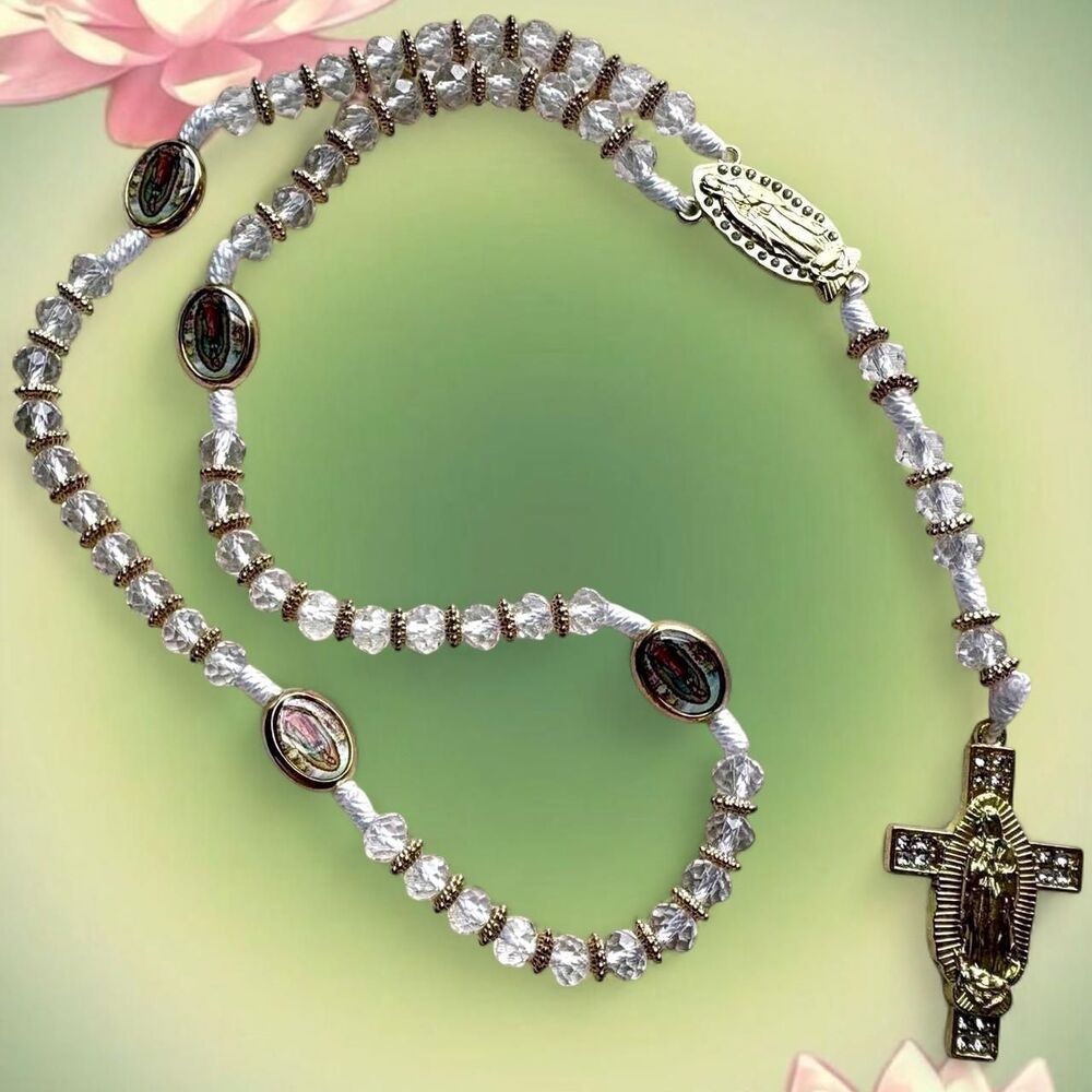 ꧁ᬊᬁ vintage y2k style white and gold rosary necklace  ᬊ᭄꧂